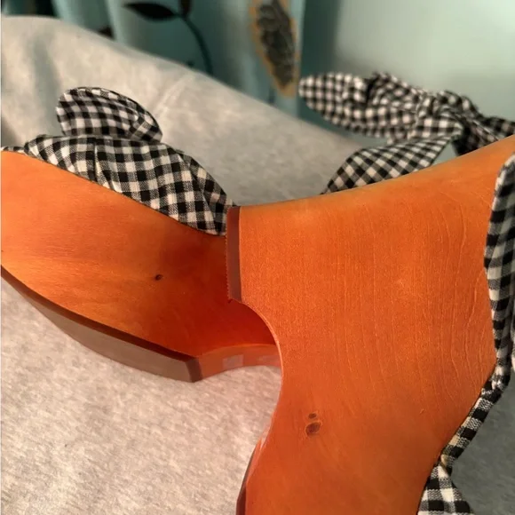 Jeffrey Campbell Pinup Girl Platform Sandals - Picture 6 of 11